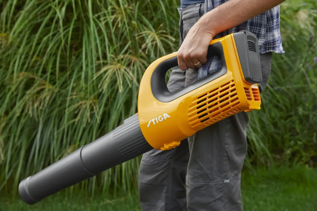 Battery-Battery Blower BL 100e (Incl. Battery with Charger)