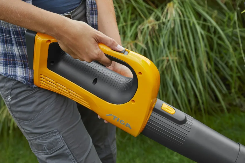Battery-Battery Blower BL 100e (Incl. Battery with Charger)
