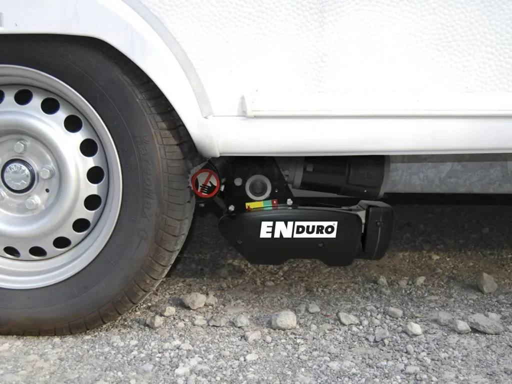 Fully automatic manoeuvring aid EM303A for caravans / trailers