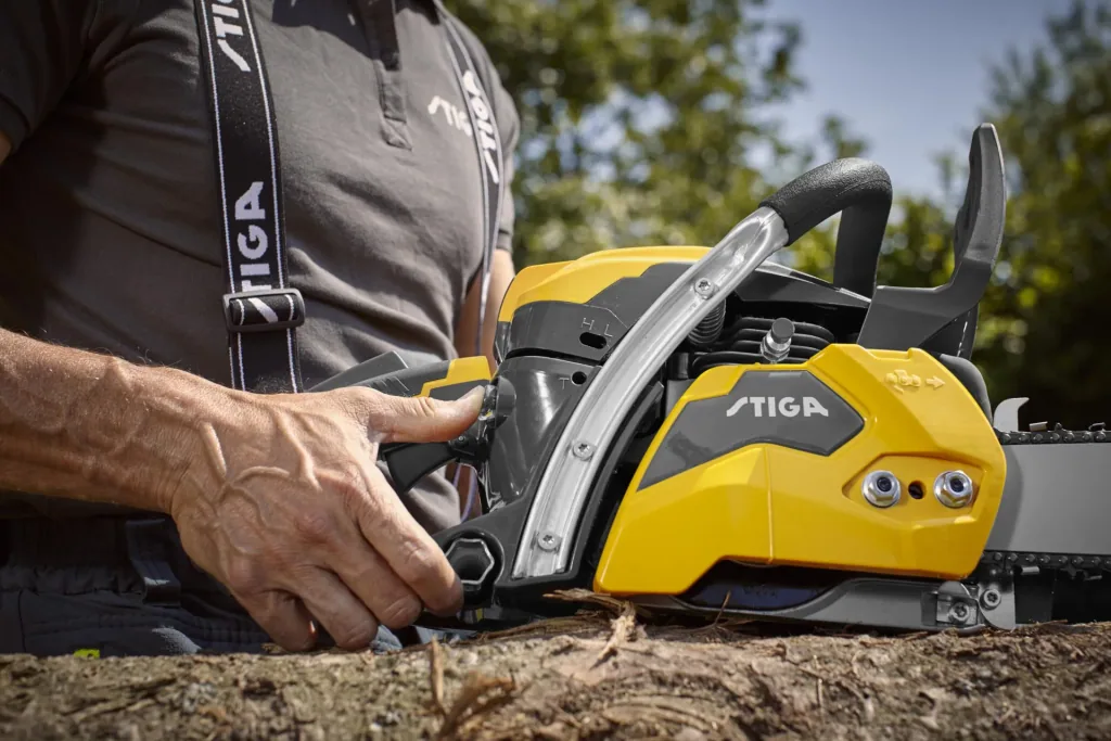 Gasoline chainsaw CS 755 - 18"
