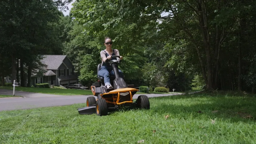 Cordless ride-on mower 56 V LFP