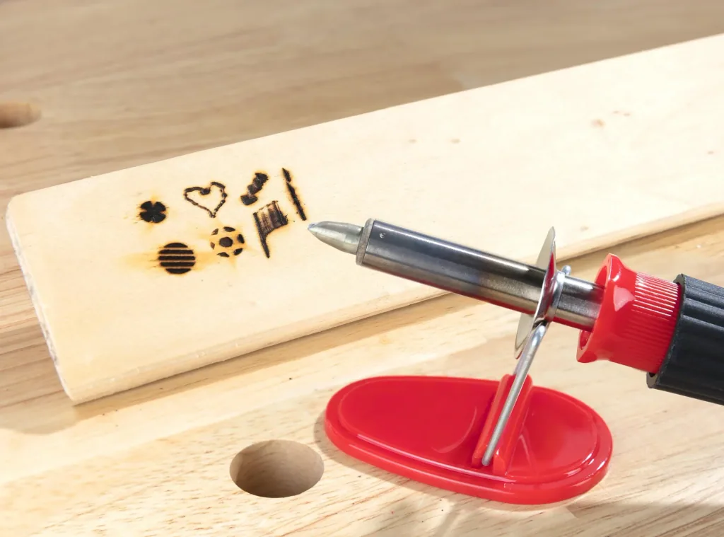 Pyrography pen with 9 burning tips