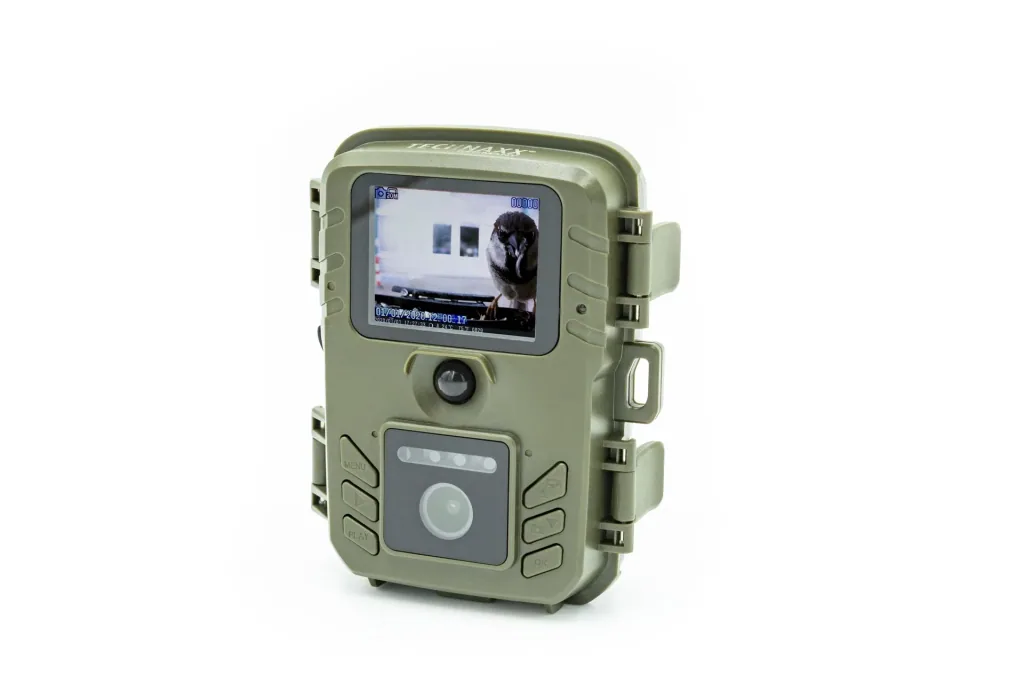 Full HD camera for bird and small animal observation with PIR sensor, microphone and speaker
