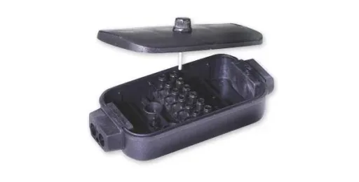 Junction and distribution box for trailers / trailer accessories