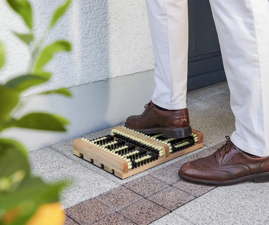 Boot and shoe cleaner
