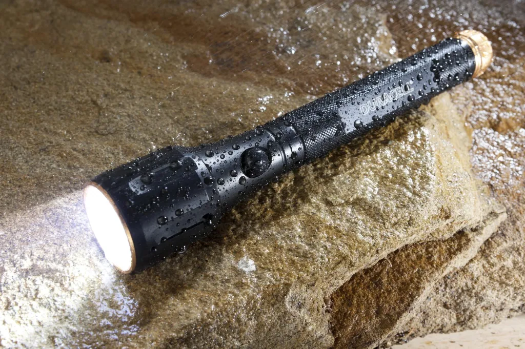 Aluminum flashlight SLD-1, 3 watts, shockproof, splashproof, including 2 AA batteries