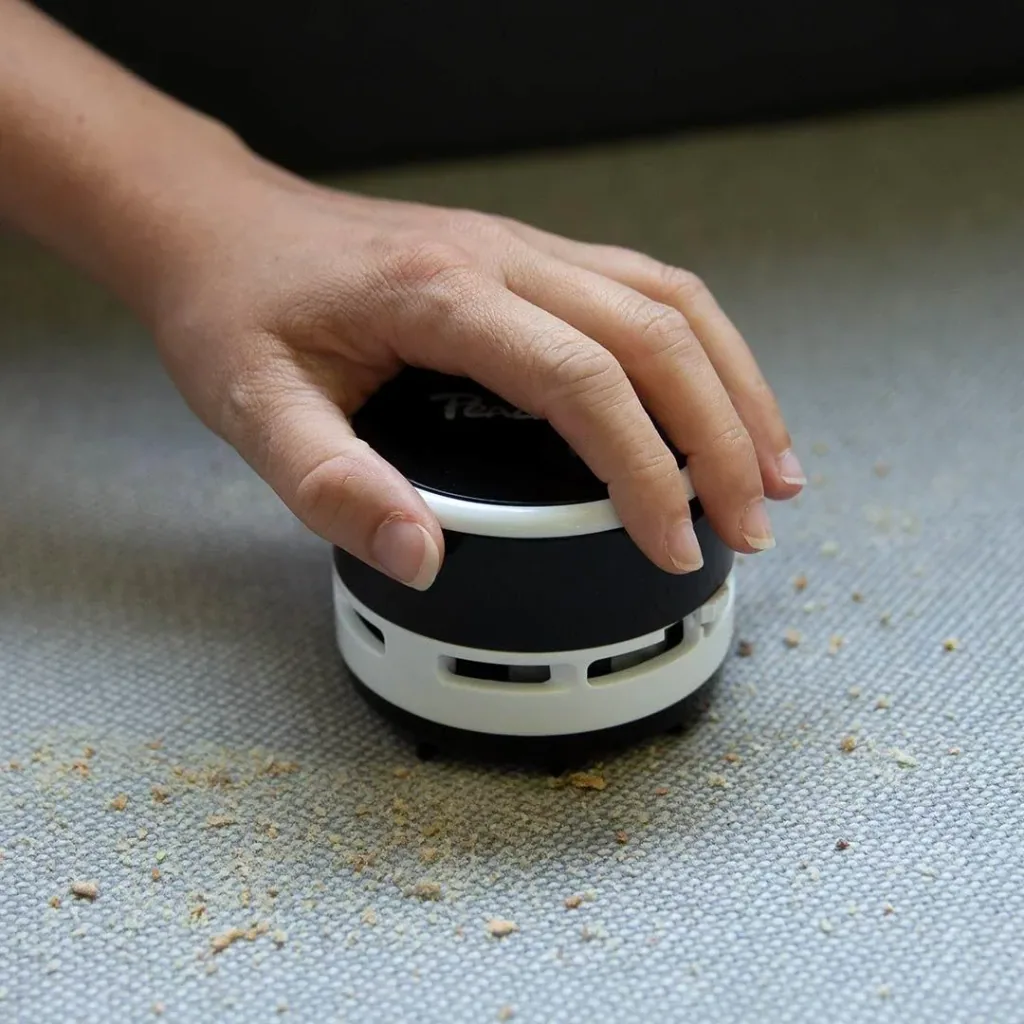Mini table vacuum cleaner, cordless, battery-operated