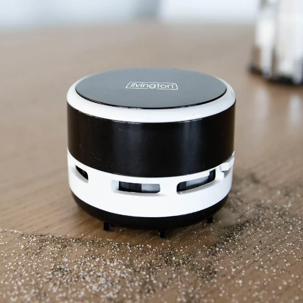 Mini table vacuum cleaner, cordless, battery-operated