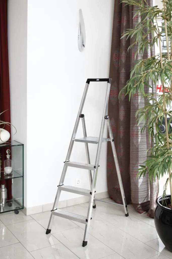 “SOLIDY” STEP LADDER 4 STEPS