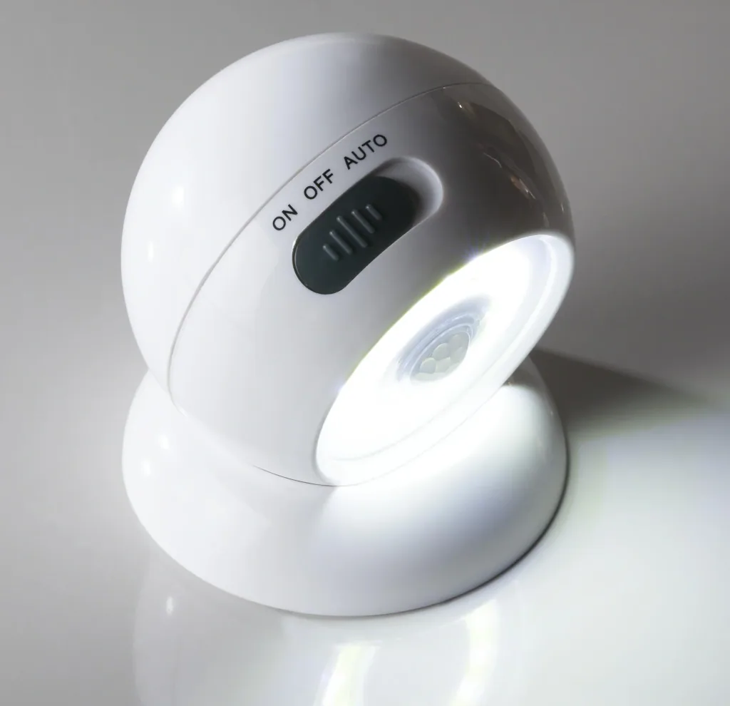 Set of 2 light balls with motion detector