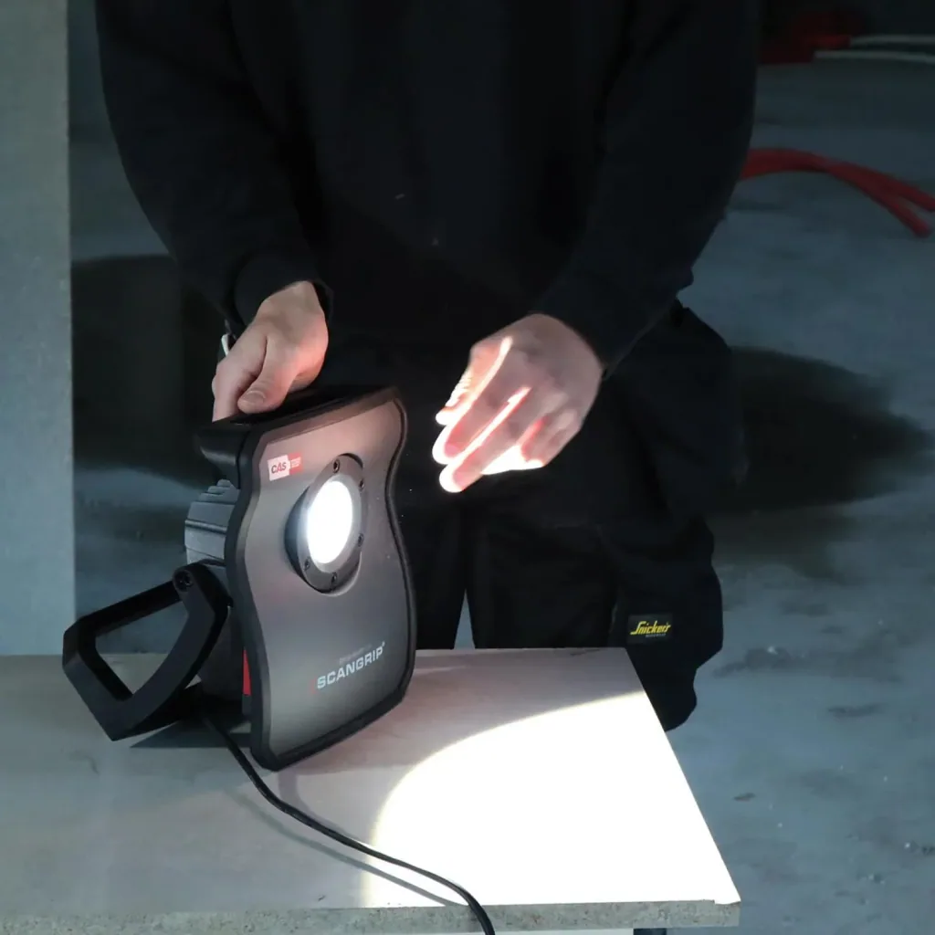 Handheld floodlight NOVA 4 CAS + diffuser + Scangrip CAS power supply