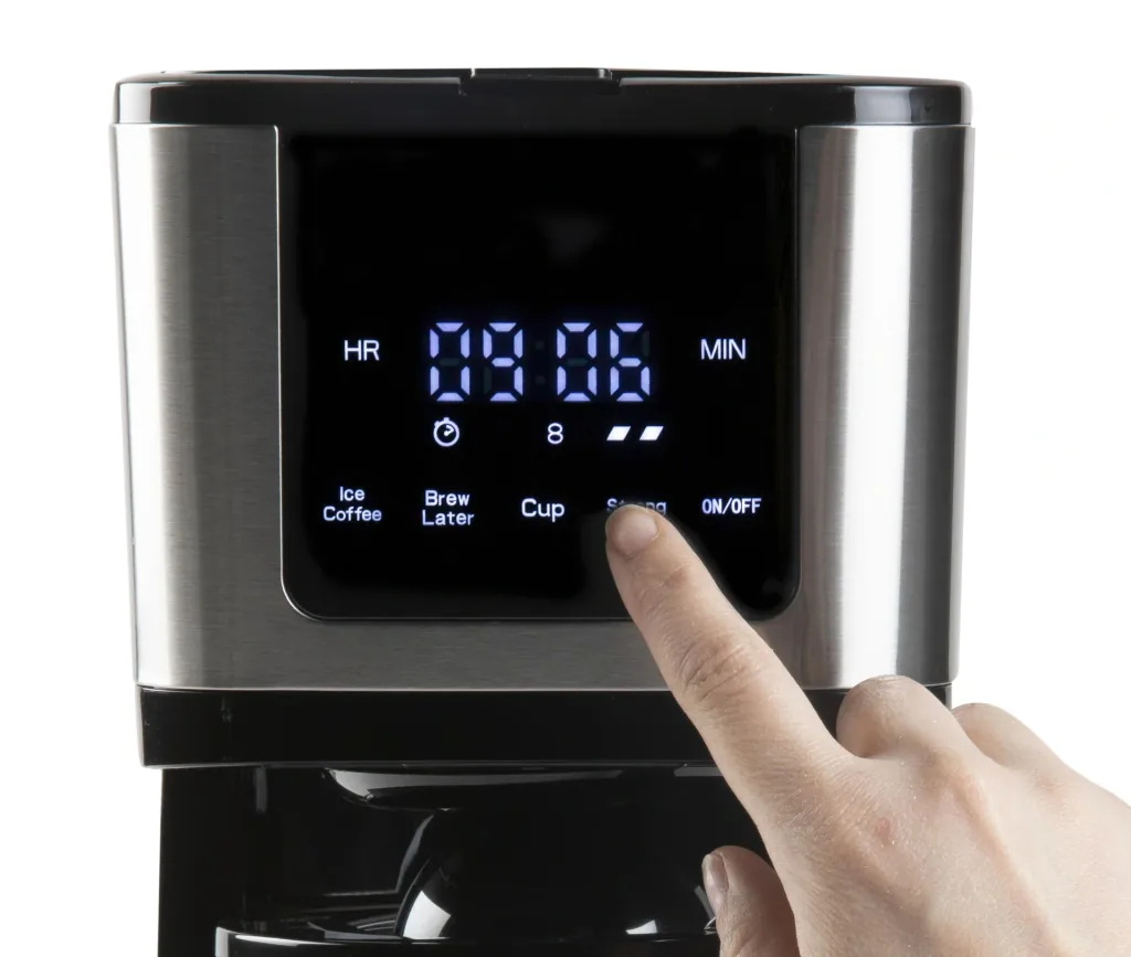 3-in-1 coffee machine - With timer/time pre-selector - ToGo cup 400 ml - Iced coffee function