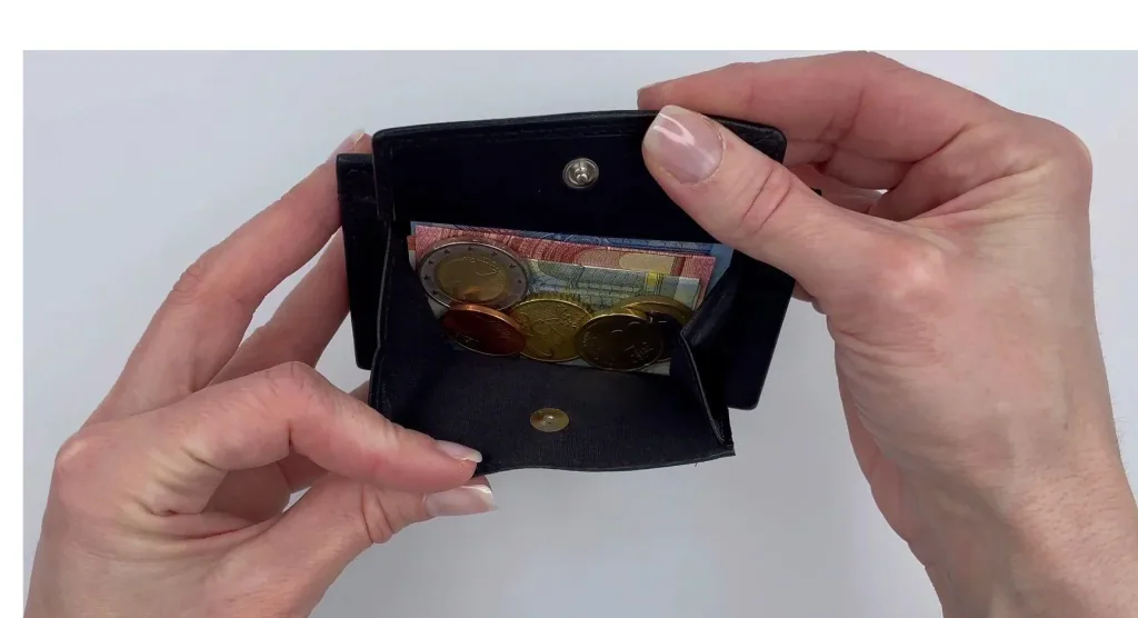 Credit card wallet "Push & Pull", black