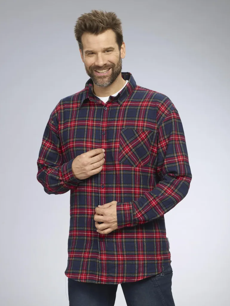 Flannel shirt, 90cm long, color red/navy checked, size 39/40