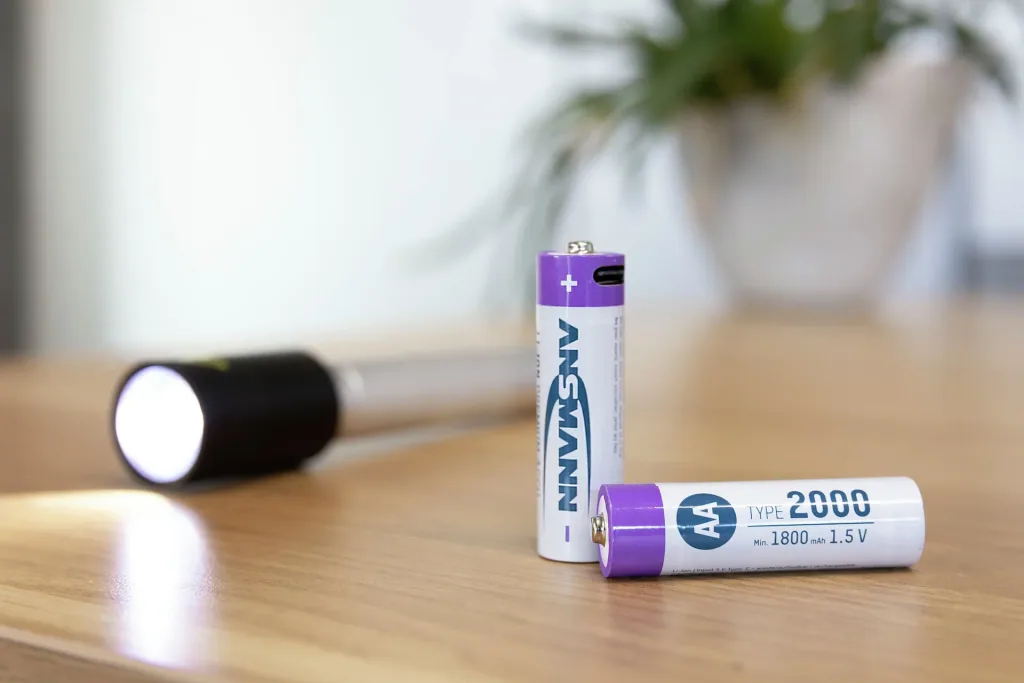 Accus lithium-ion Mignon (AA) USB-C - 4 pièces, arrêt de sécurité