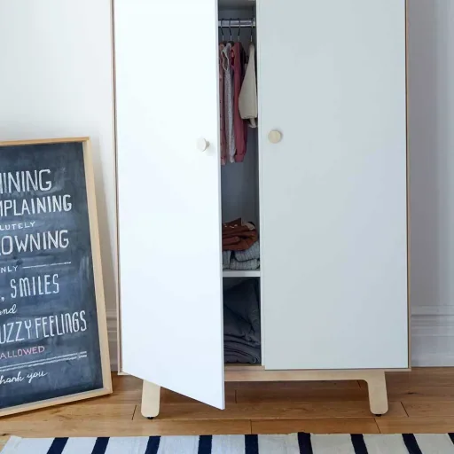 Oeuf Armoire Merlin noyer avec blanc