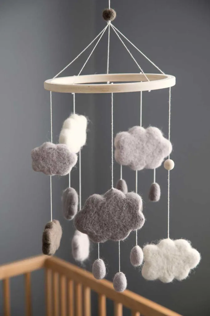 Sebra Mobile nuages feutre gris