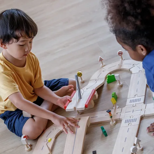 Plan Toys Système de route en bois