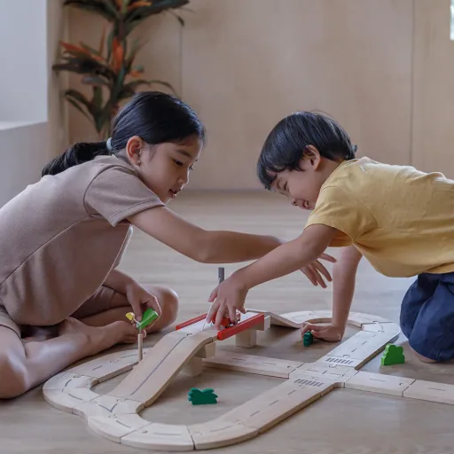 Plan Toys Système de route en bois