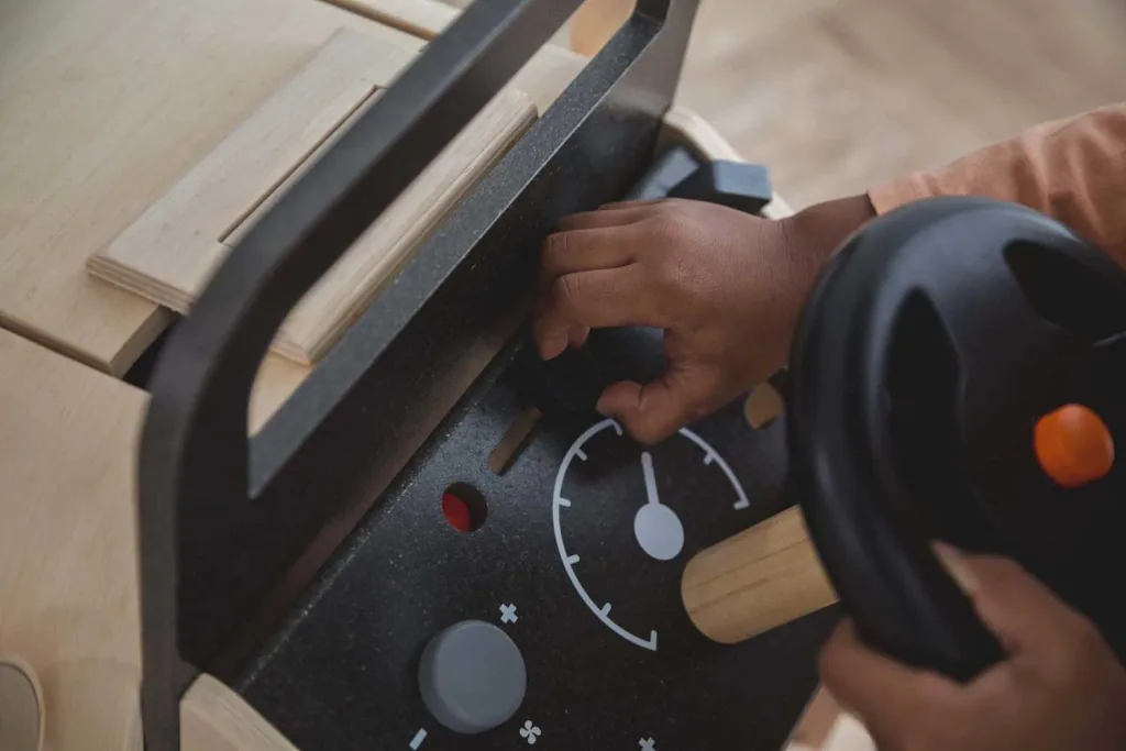 Plan Toys Jouet Mécanicien auto/simulateur de conduite bois