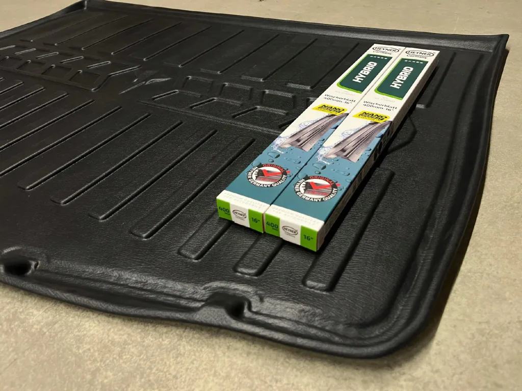Protection coffre, Bac et Tapis 3D en polyuréthane pour Chevrolet Lacetti (2004-...) Sedan