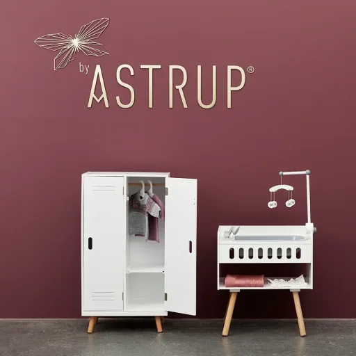 by Astrup Armoire de poupées bois blanc