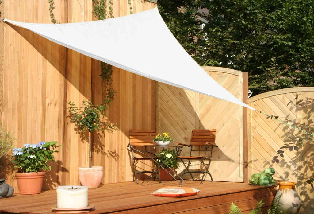 Voile d'ombrage triangulaire HDPE blanc crème 360 x 360 x 360 cm