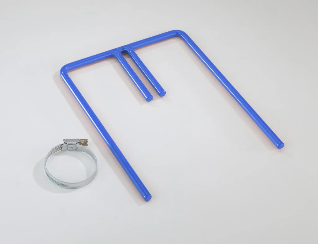 Support pour dispositif de tir de campagnols pour alignement vertical