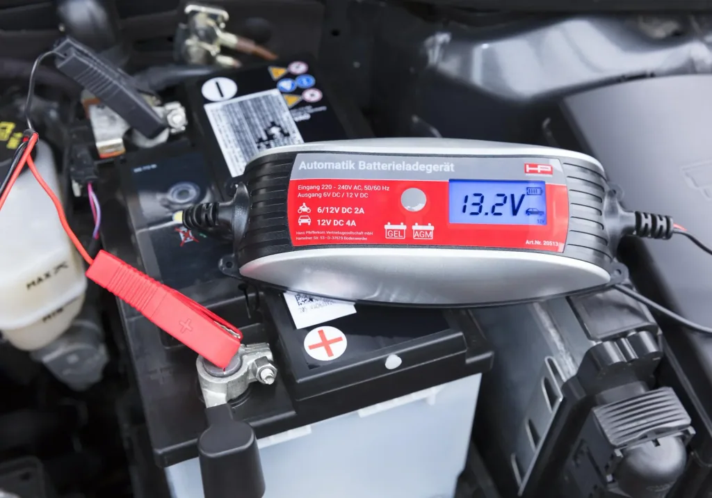 Chargeur LCD Smart 6/12 Volts