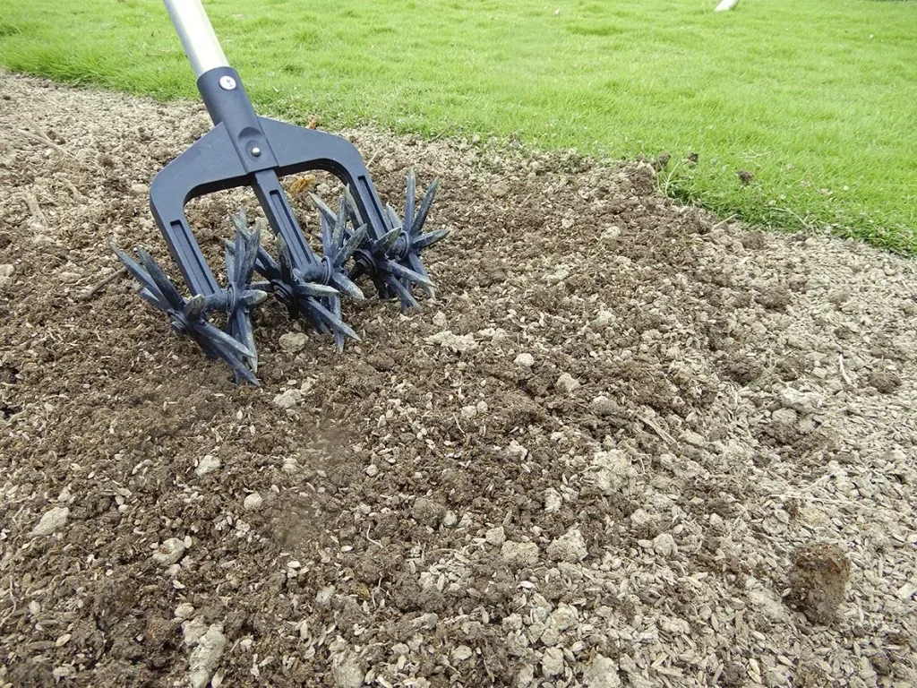 Motobineuse de jardin 2 en 1