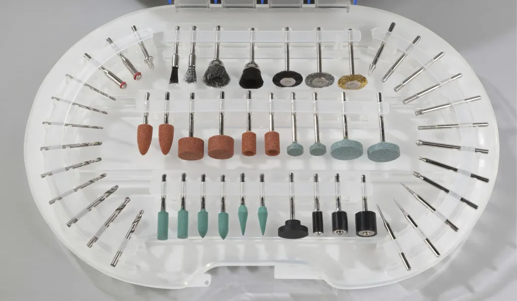 Kit universel de meulage, coupe et polissage 278 pièces