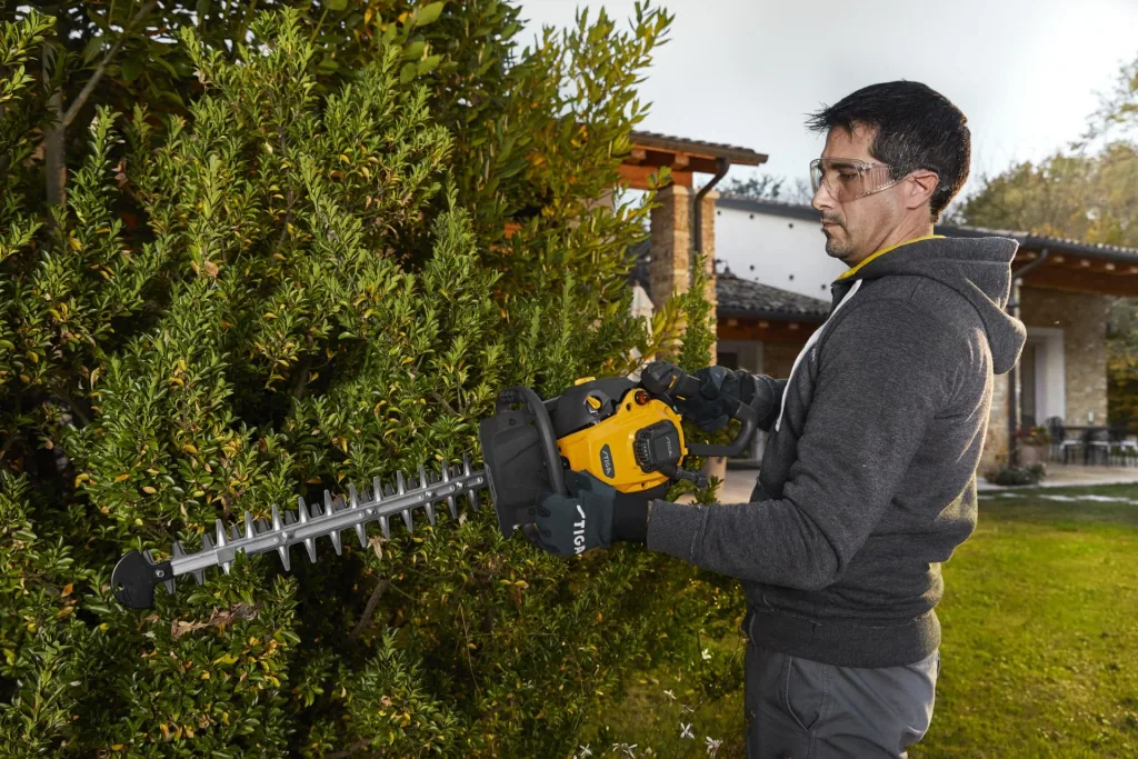 Petrol hedge trimmer HT 525