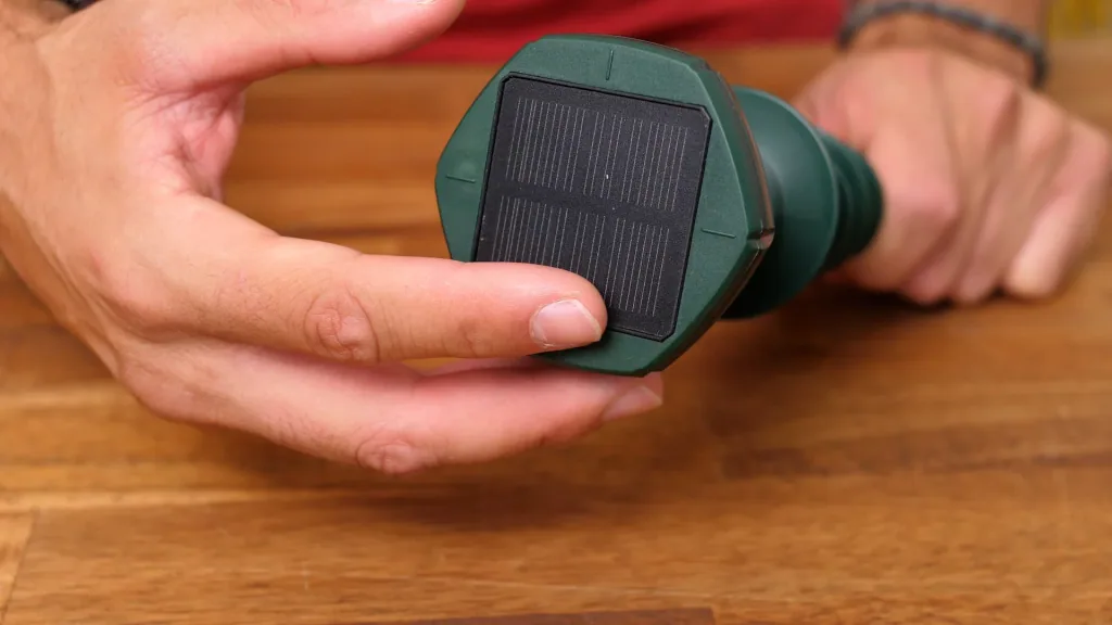 Répulsif solaire contre les taupes « 3 modes »