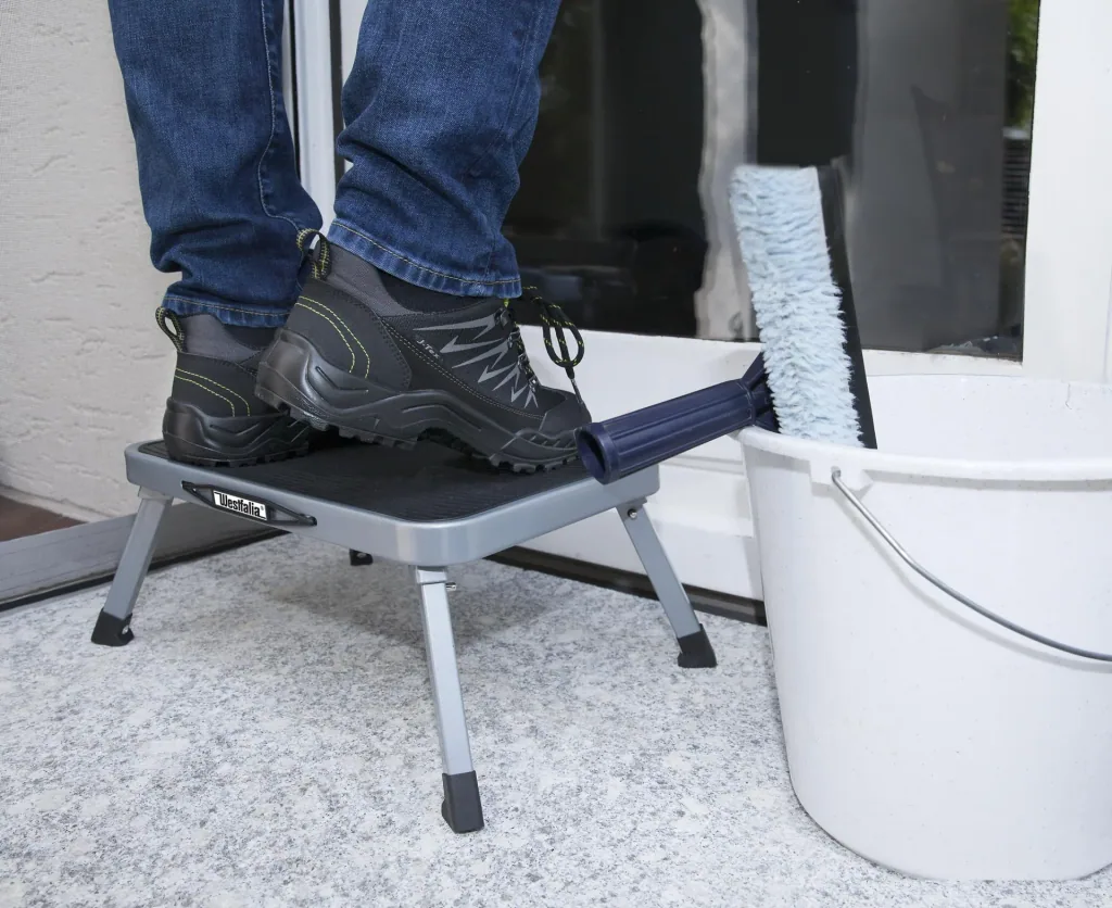 Tabouret pliable à une marche, gris