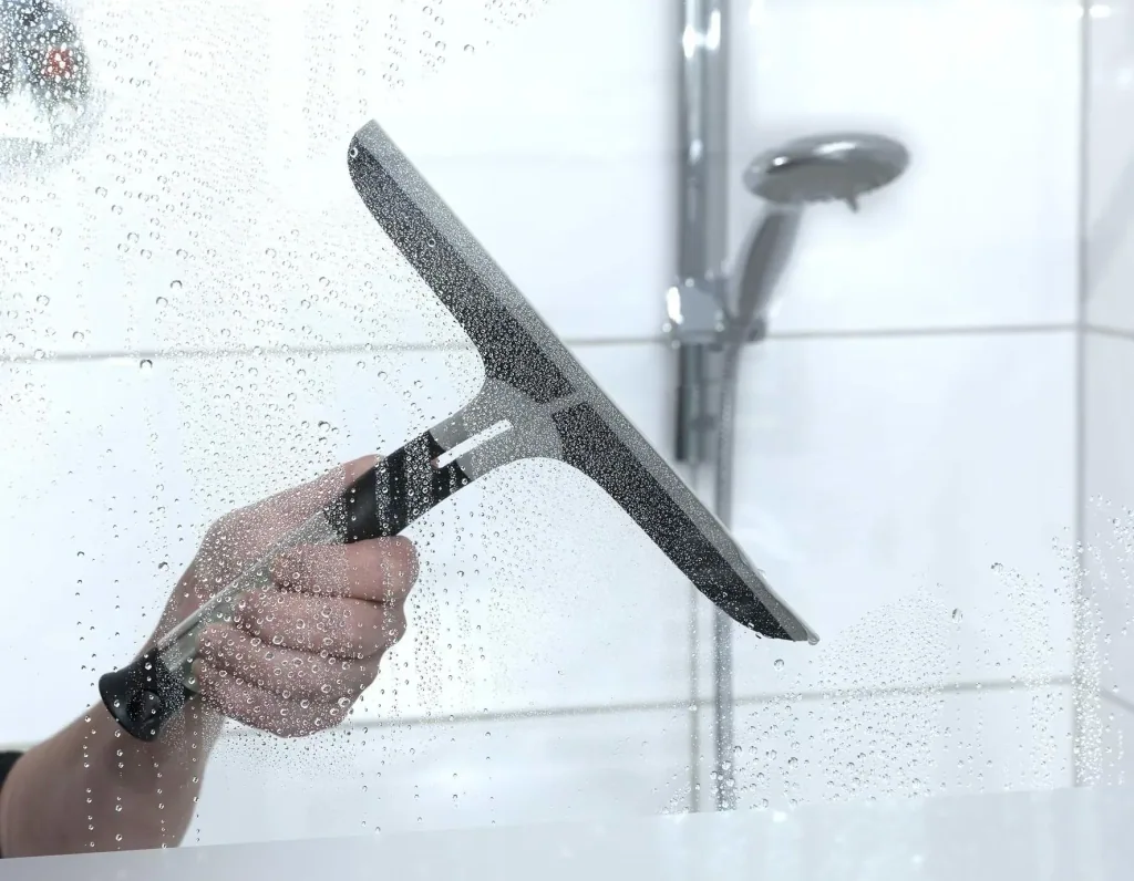 Raclette de douche en acier inoxydable