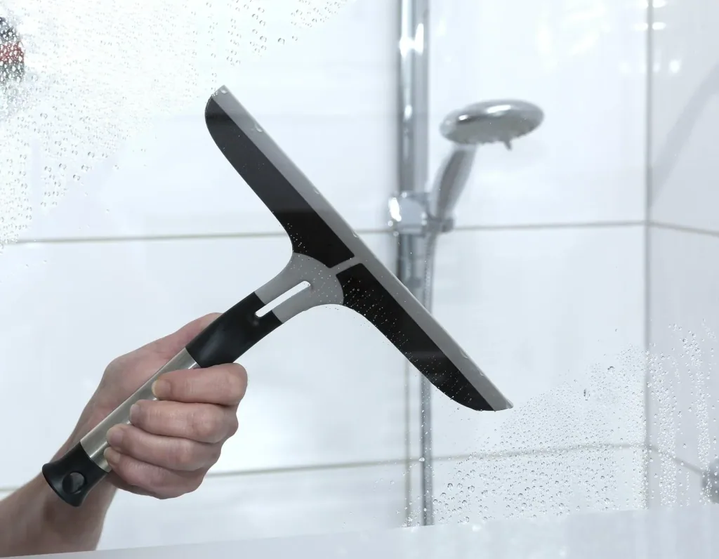 Raclette de douche en acier inoxydable