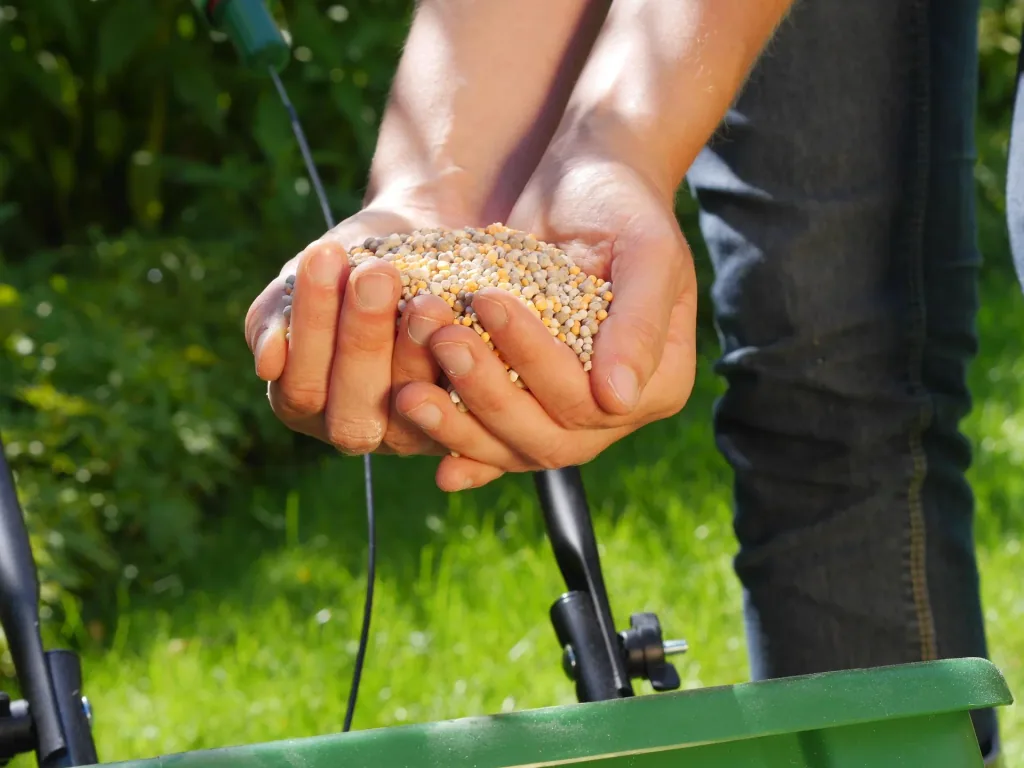 Lawn fertilizer with weed killer 5 kg