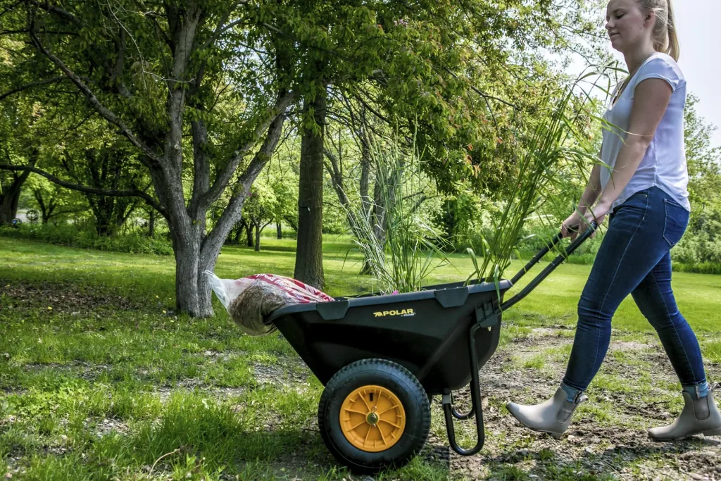Brouette Cub Cart 198L 71×127×74 cm Noir – 181 kg de charge utile, roues en caoutchouc plein