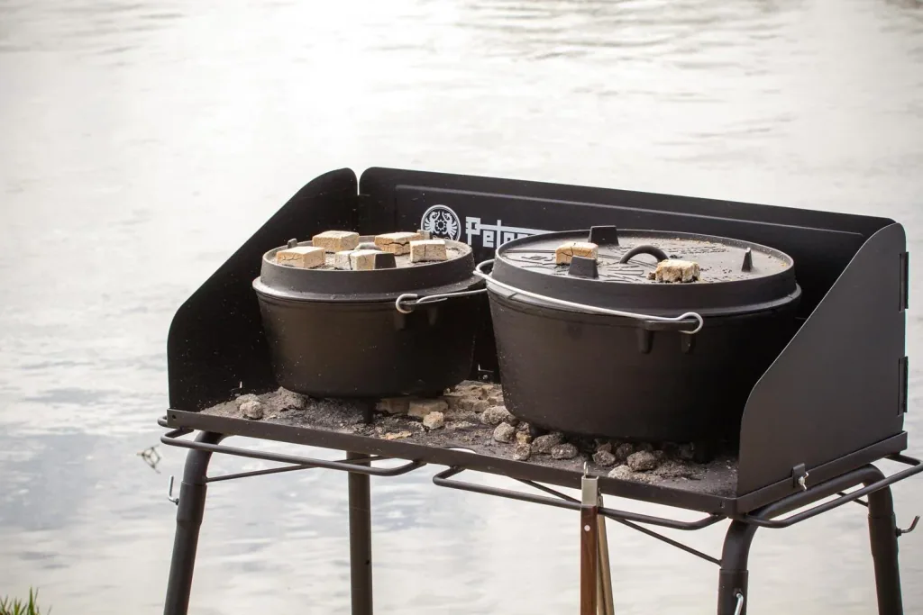 Dutch oven table