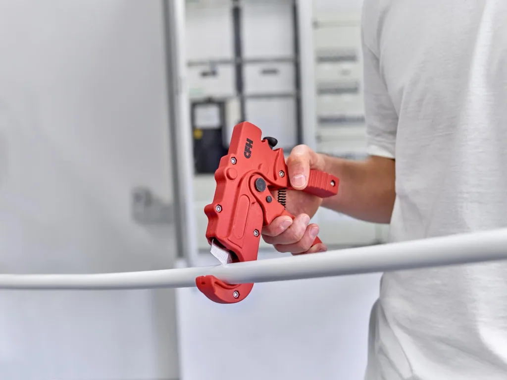 Plastic pipe cutter 42 mm