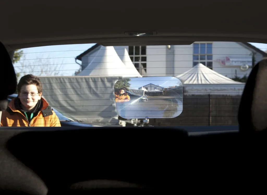 Wide-angle lens - Park safely