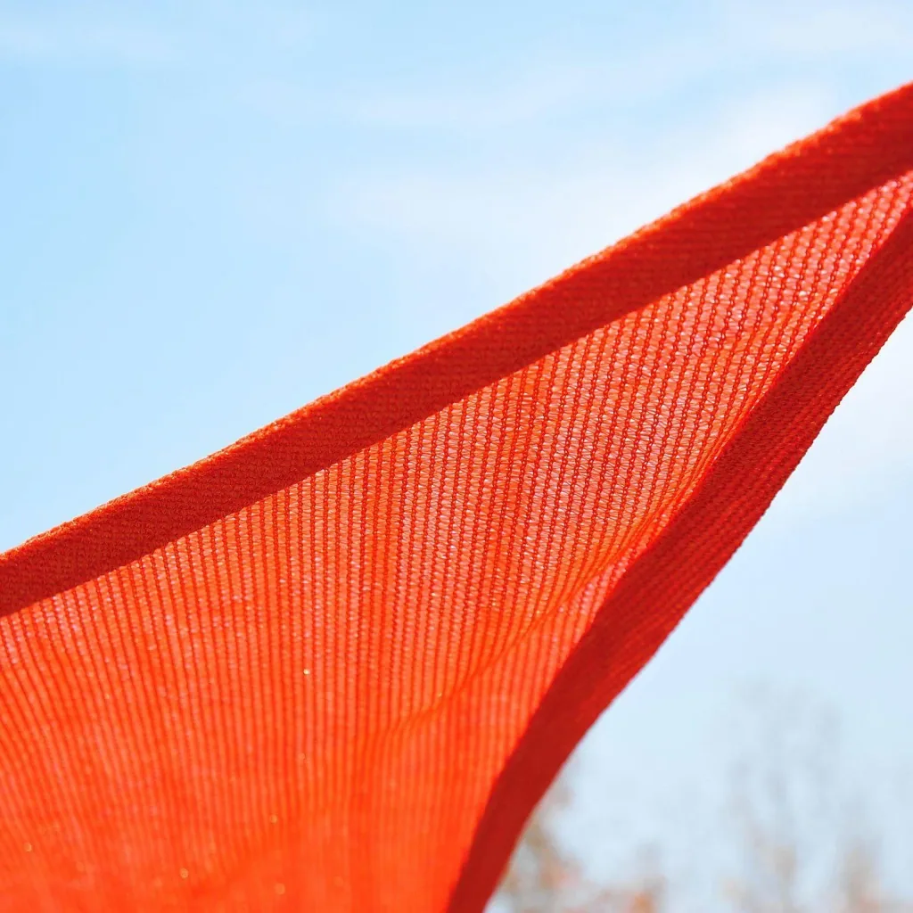 Sun sail (6x6x6m) triangles rust red HDPE - breathable