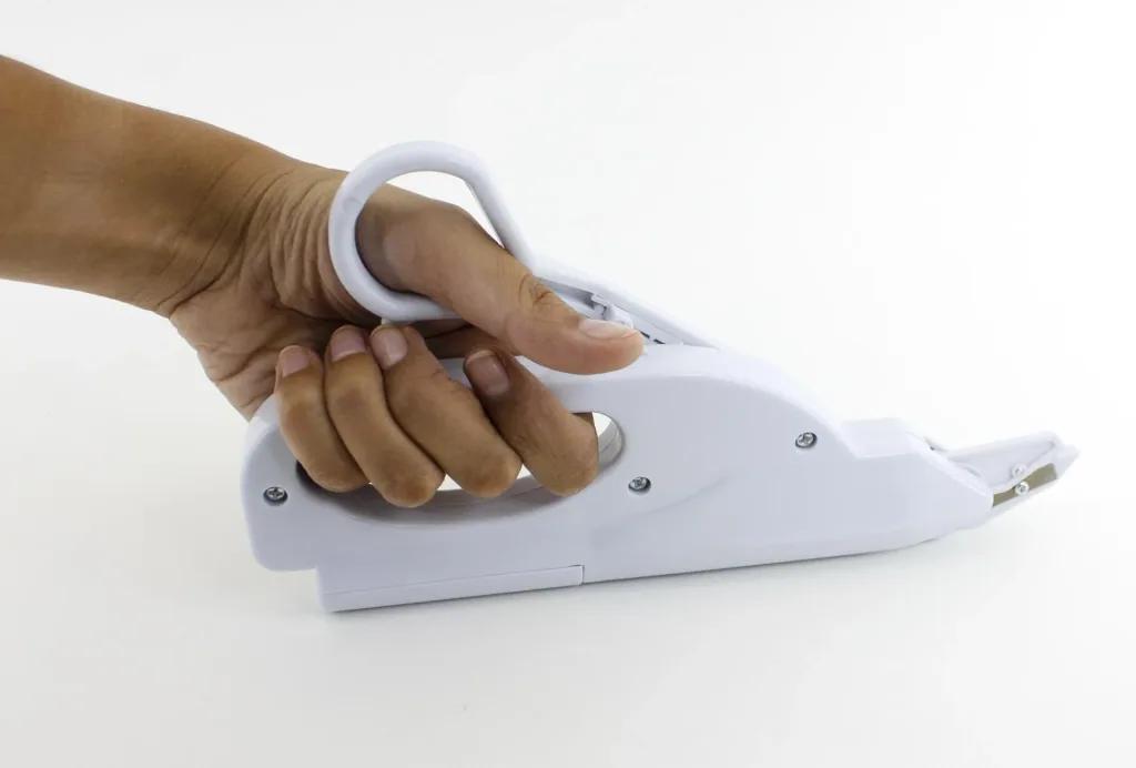 Automatic scissors