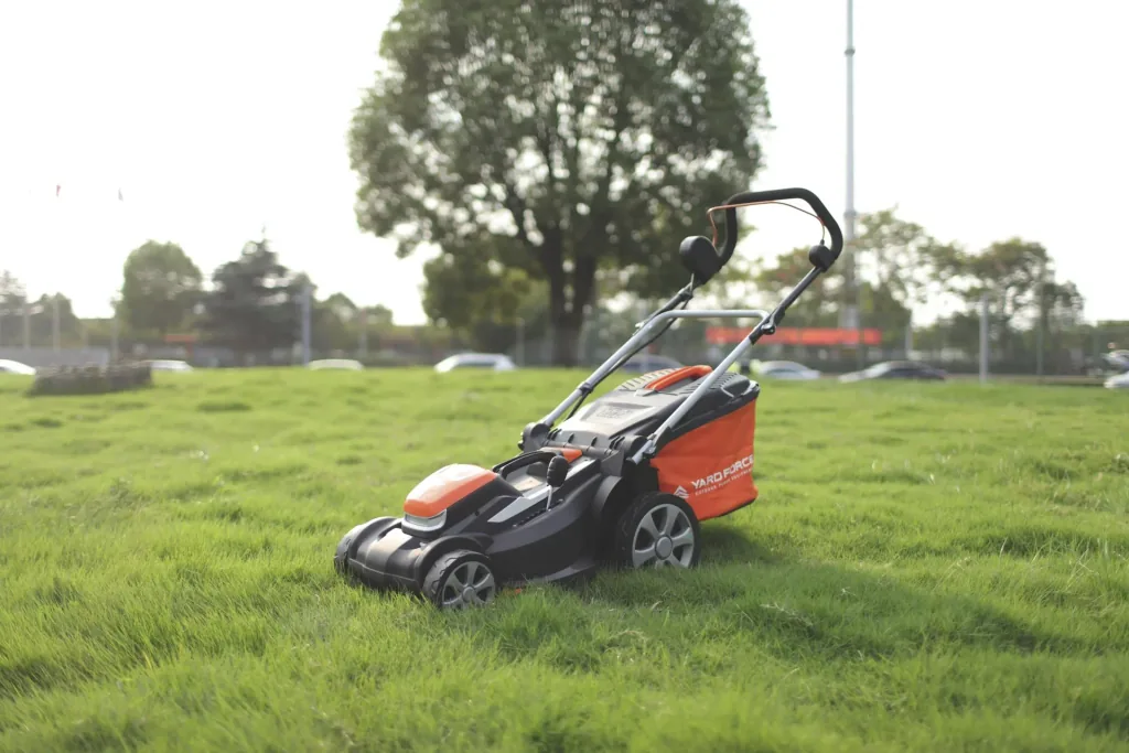 LM G37A 40 V cordless lawn mower