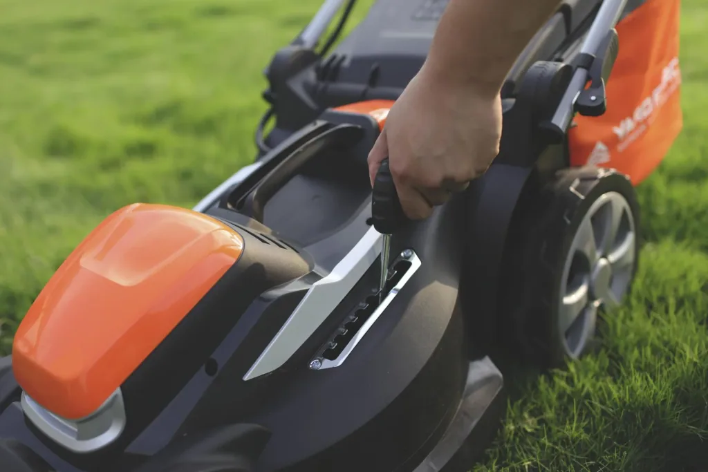 LM G37A 40 V cordless lawn mower