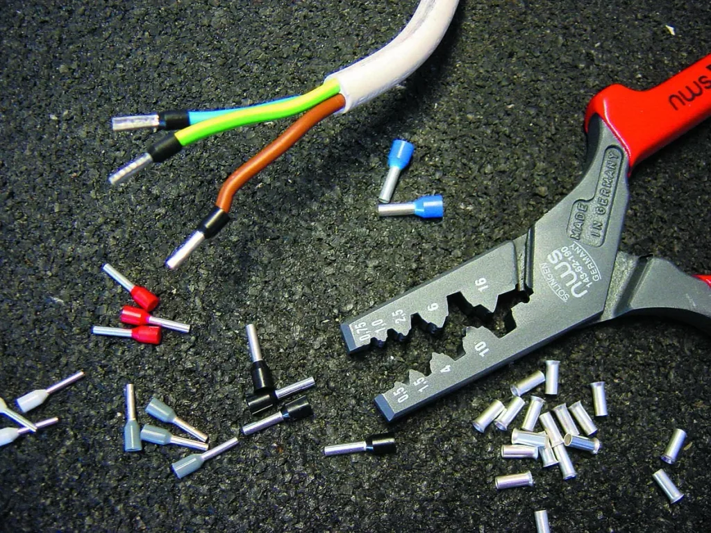 Wire end ferrules crimping pliers up to 16 mm²