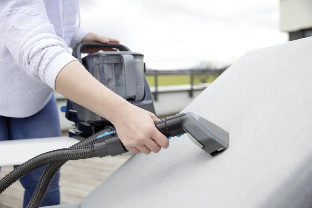 Portable wet and dry vacuum cleaner Spotblast