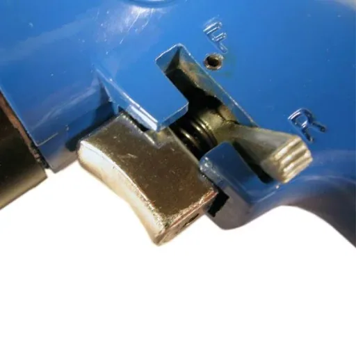 Pneumatic drill, right and left rotation