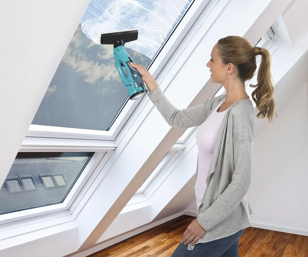Cordless window cleaner 3-in-1 - window vacuum with sprayer - foamer - squeegee