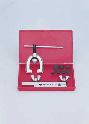 Flaring tool for copper/light metal pipes